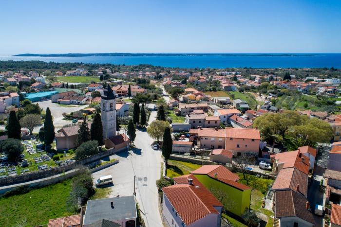 Charming Apartment Tedi with Sea View