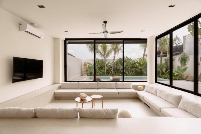 Lux 4BR Indoor Living & Sunken Lounge in Seminyak