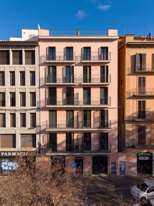 Modern apartments in one building, in the heart of Girona