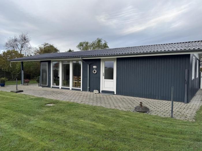 Holiday Home Kalle - from the sea by Interhome