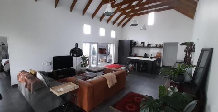 West Coast Escape I Near Golden Mile & Beaches