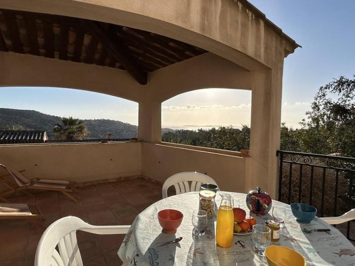 BO000-018 Maison 4 pièces 8 couchages BORMES LES MIMOSAS