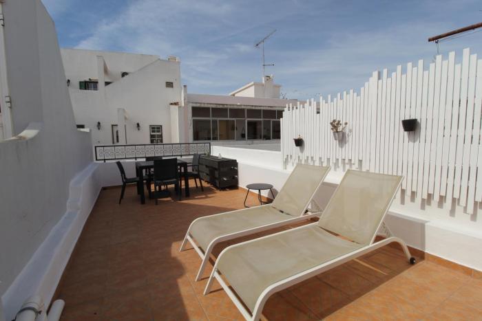 Townhouse with Rooftop Terrace in Olhão