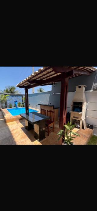 Beautiful house with pool and prime location