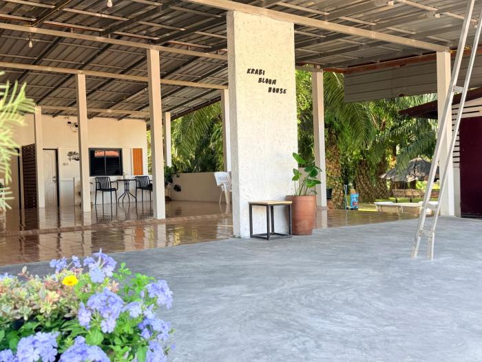 Krabi Bloom House