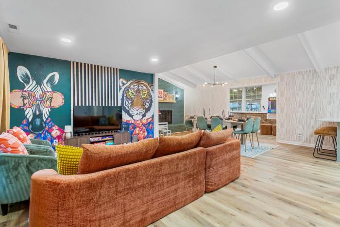 Zoo-Themed Family home near NC Zoo