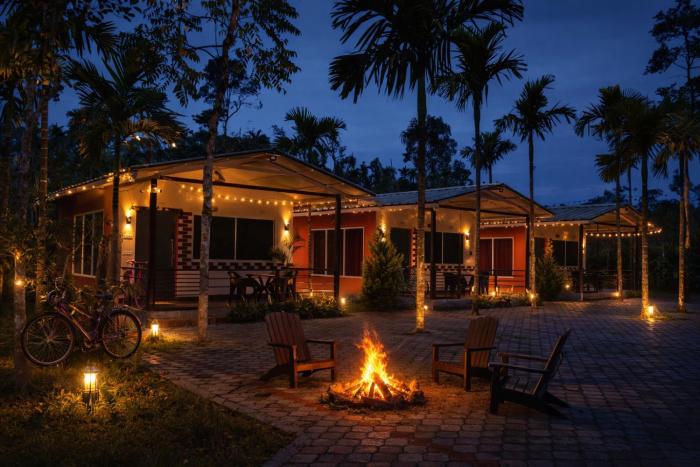 Rainy Cloud Homestay Private Cottages -Pool, Estate, Near to Falls & Safari