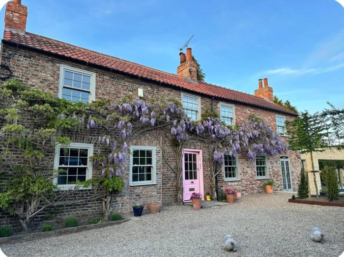 Naburn Pretty Pink Cottage