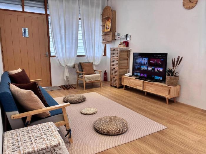 Corner Single-Storey Fire Camp 9pax FreeWiFi Ipoh Town By LUX SUITES