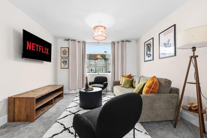 Cosy 3BR Home in the heart of Coventry - Games room