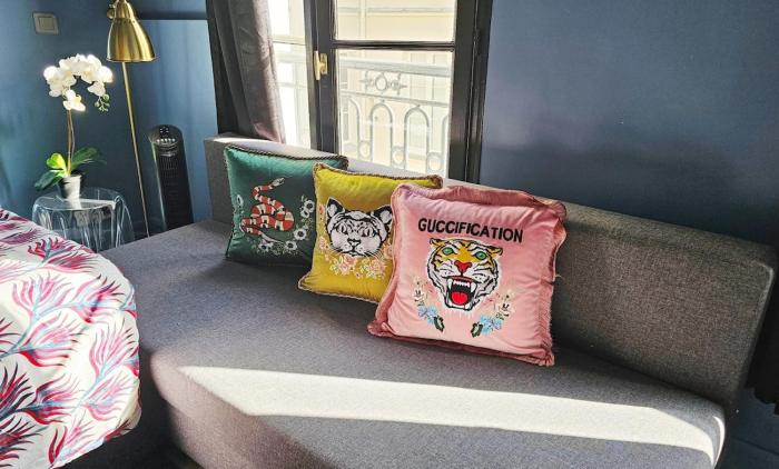 Cut Cut Cut apt centre city