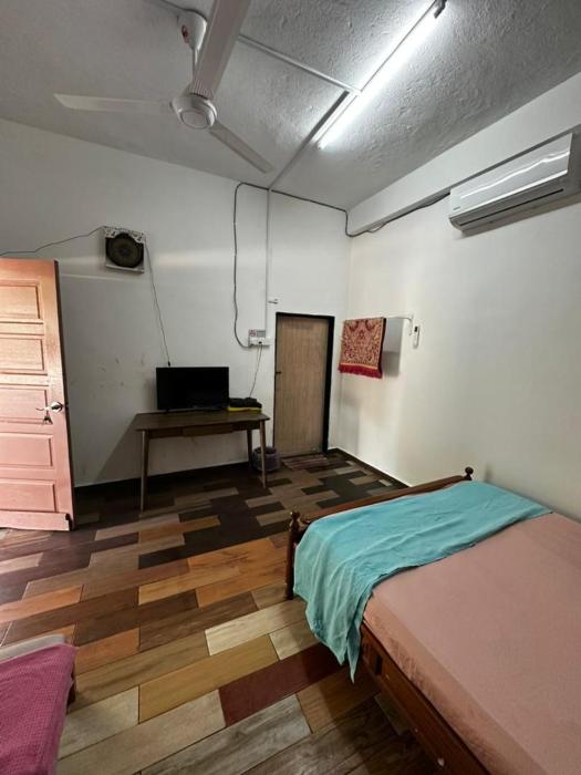 Batu Buruk roomstay 2