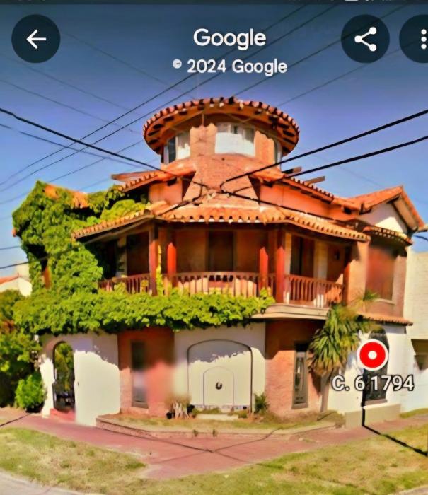 Excellent Chalet one block from the sea, side view of the sea