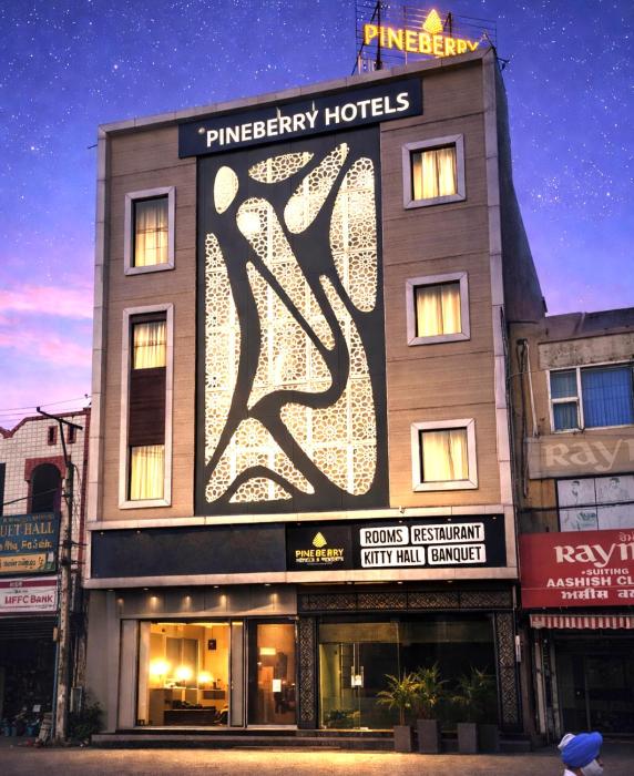 Pineberry Hotels - Near Golden Temple