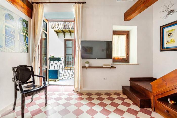 Dimora degli Scalzi - DivePalermos History