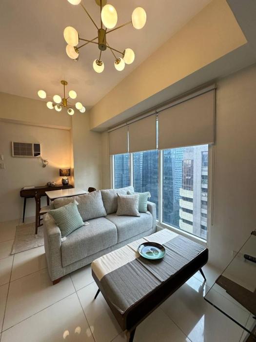 2BR Classy unit at The Currency