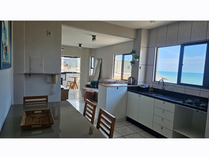 Apartmento a 30 metros do mar de Meia Praia - ITAPEMA 2 Quartos