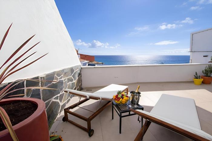 Unique house with cave by the sea with private terrace