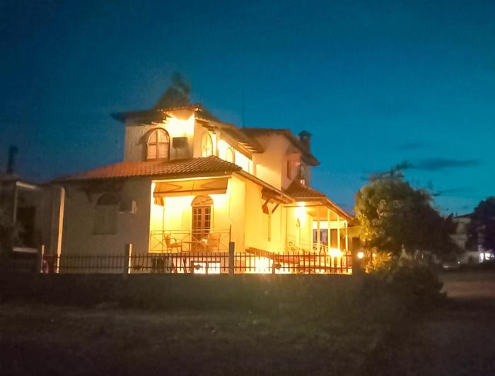 Eden Park Sozopoli - 7 BDR Beach Villa - Yard