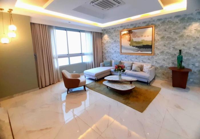 Luxury 3-Bedroom Apartment with Pool in Naco, Santo Domingo