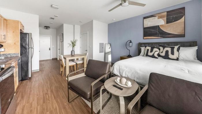 Landing Spectacular Studio Pool Gym