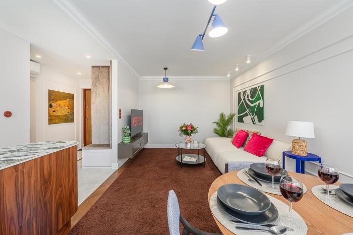 Lumina I Premium 3BR Apartment with Balcony I City View