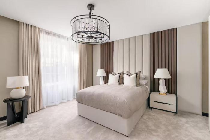 Near Transport - Hot tub - Fireplace - Sleeps 2