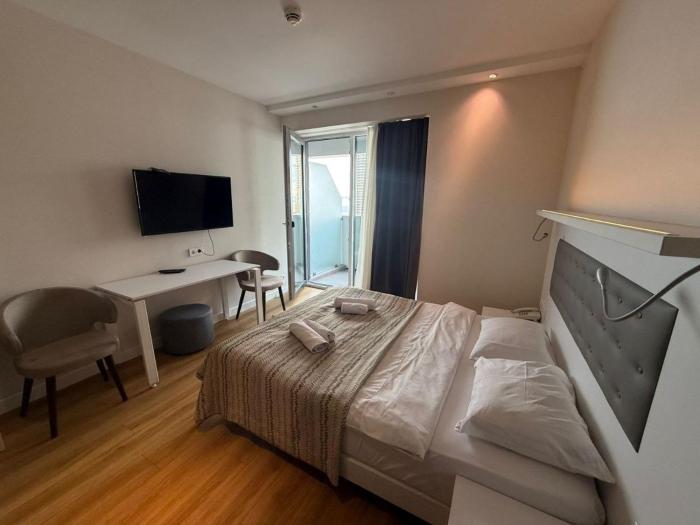 Black Sea in Alliance Palace