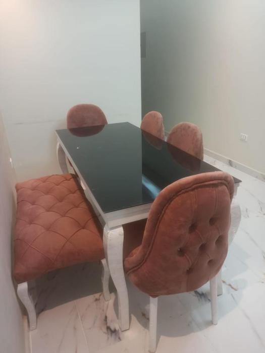 شقة مفروشة ب كمبوند وان قطامية