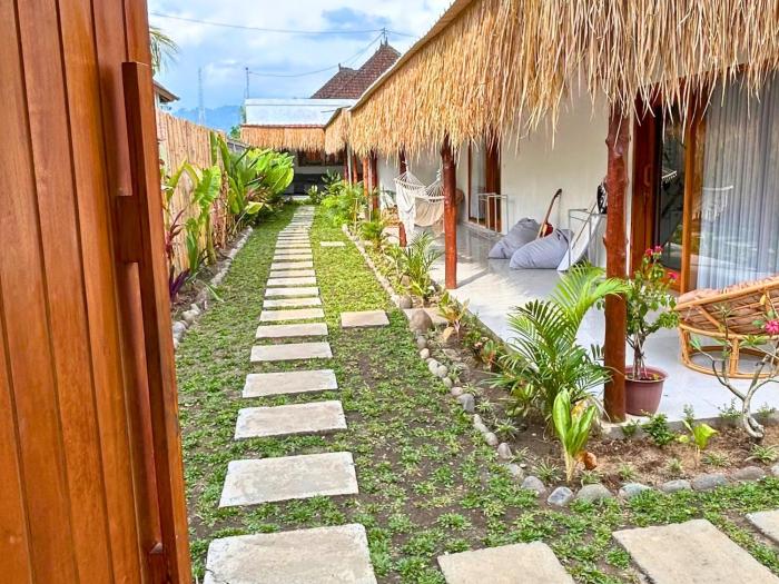 The middle Surf house