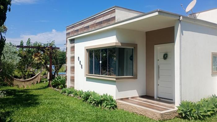 Casa Inteira - 3 Quartos - 11 Pessoas - Piscina infantil - 200m da praia