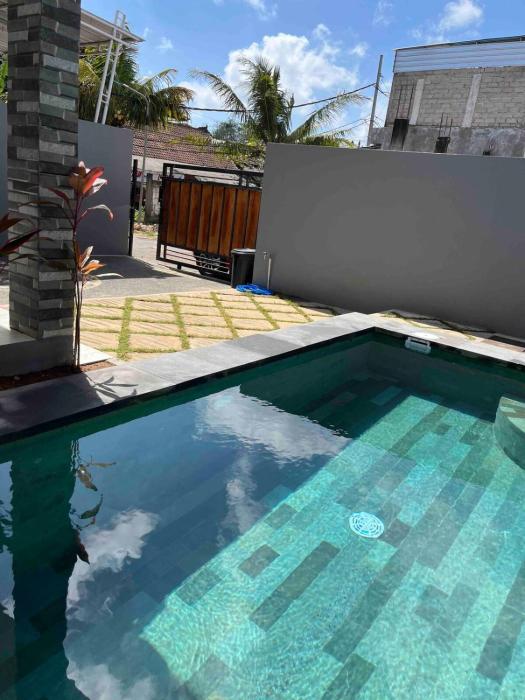 Casa De Popi Three Balinese House 2BR with POOL near Balangan Beach