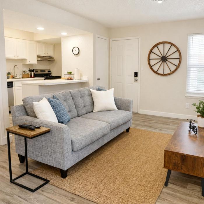 Charming Studio•Amazing Location•King-Size Bed