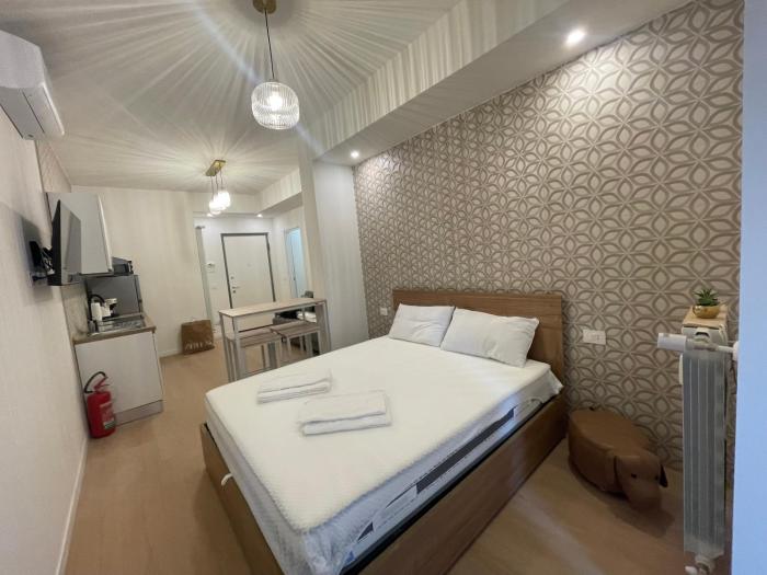 Emerald BGY Charme Suite