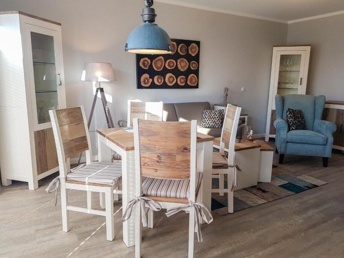 Bernstein Mare Rose Apartment 6