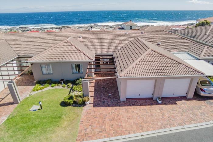 Nostalgie - Hermanus Beach Club