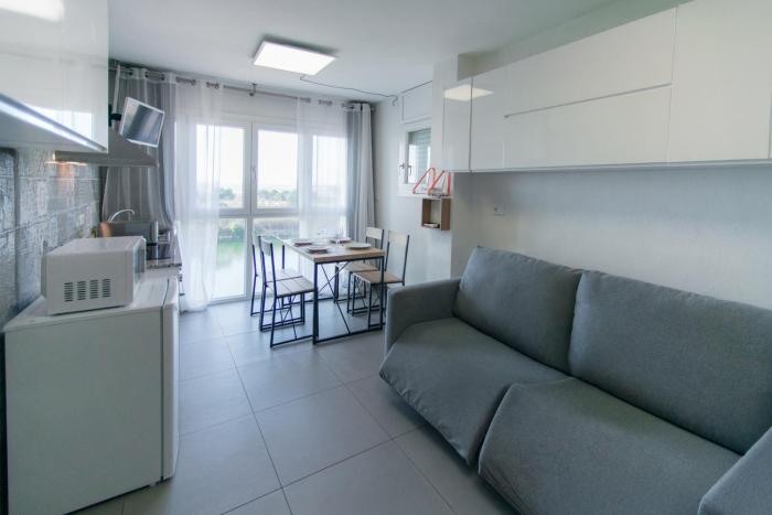 WELCS ESTUDIO 307 EMP con vistas al mar