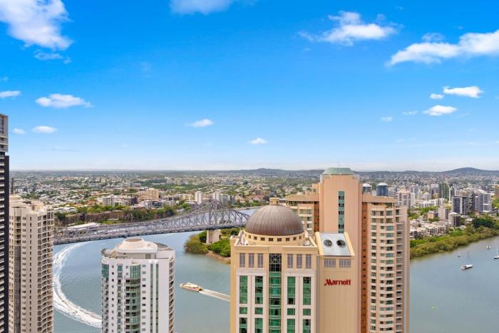 The Story Suite - 2Bed-2Bath-2Car-Pool-VIEWS - CBD