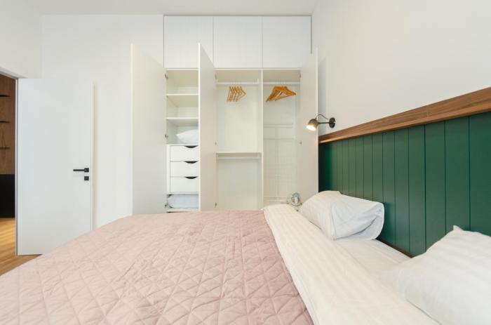 10-230 in RC Yaroslaviv Grad, Bulvarno Kudriavska 17,Petrovdom Apartments