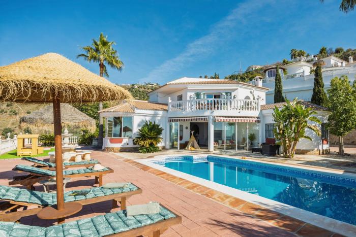 Villa Selvatic with Pool, Cinema, Sauna & Mini Golf