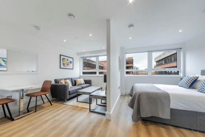 Fantastic Contemporary Studio in East Grinstead