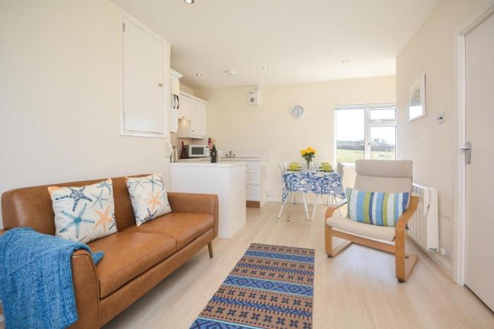 2 Bed in Padstow oc-p00375