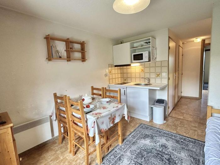 Studio avec alcôve et cabine, 4 couchages à Demi-Quartier, parking inclus - FR-1-597-115