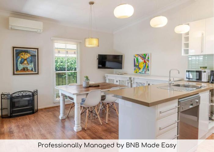 Tompson Cottage - Near CBD Character & Comfort