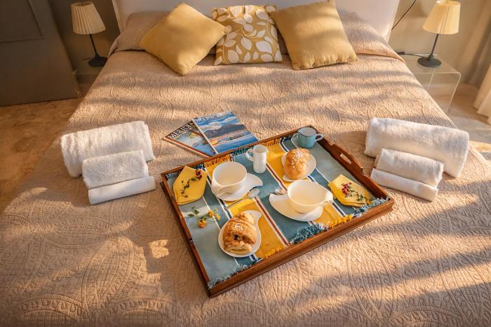 Molo Angioino Suites