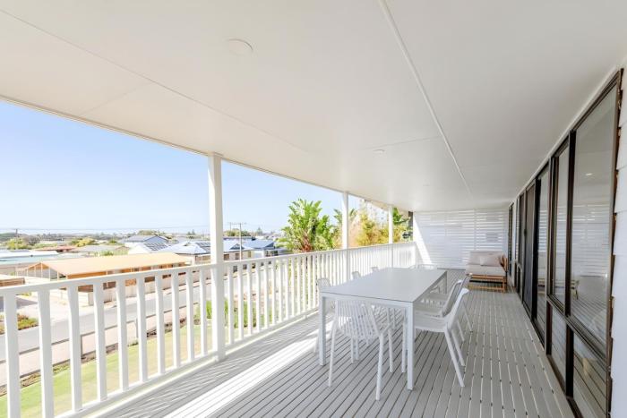 The Gooldives - Sun, Sea & Space for Everyone