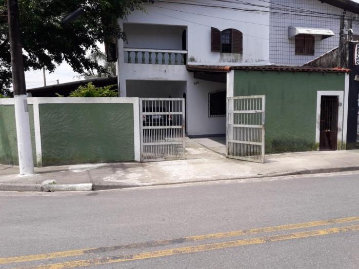 casa de praia grande e espaçosa