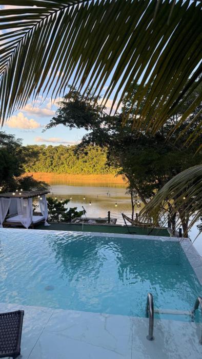 Chacara no lago Corumba em Caldas novas 5 suites