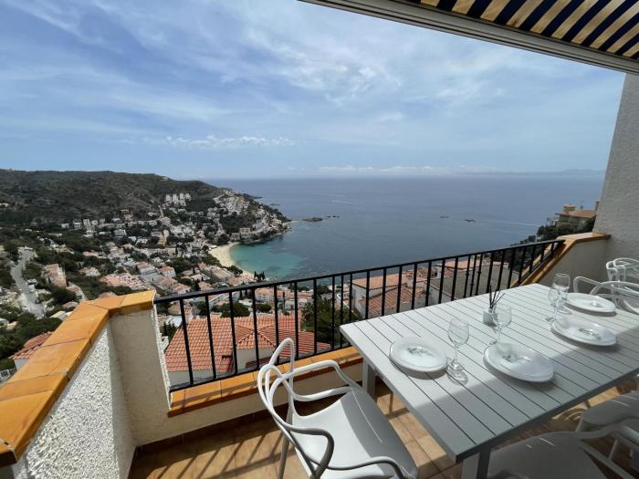 Apartamento acogedor en Roses, 2 habitaciones, aire acondicionado, internet, aparcamiento - ES-319-43