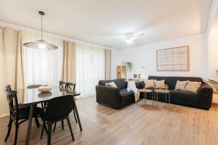 Your Sunny & Spacious Portview Home